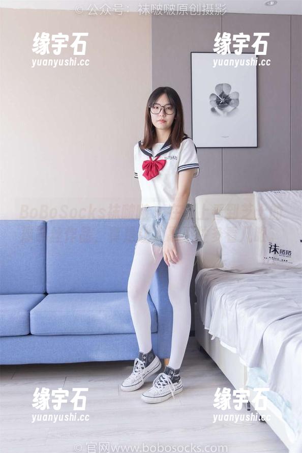 BoBoSocks袜啵啵 - 在线上看到芝士的厚黑丝作品，真是让人忍不住多看几眼。-缘宇石