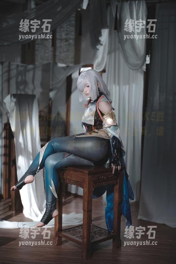 妈呀！Cien恩恩的最新写真，NIKKE胜利女神米哈拉，这一撮竟然这么上头，谁顶得住啊？-缘宇石
