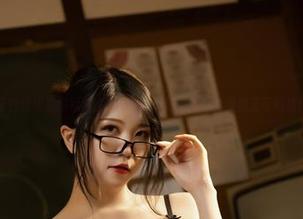 蓝色妖姬原图福利来袭，Leah梓未的魅力果然无可抵挡！
