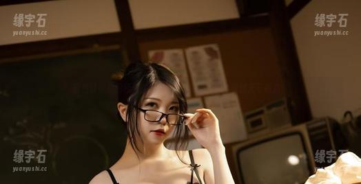 蓝色妖姬原图福利来袭，Leah梓未的魅力果然无可抵挡！-缘宇石