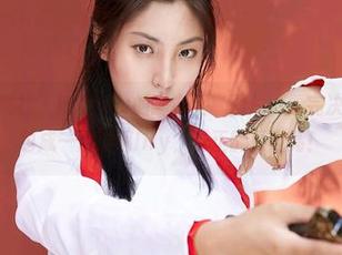 MiiTao蜜桃社 - 琉璃lily的睡衣全套图片：看完决定把自己也包成一片琉璃lily，反正能更闪亮！