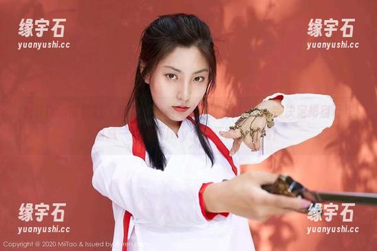 MiiTao蜜桃社 - 琉璃lily的睡衣全套图片：看完决定把自己也包成一片琉璃lily，反正能更闪亮！-缘宇石