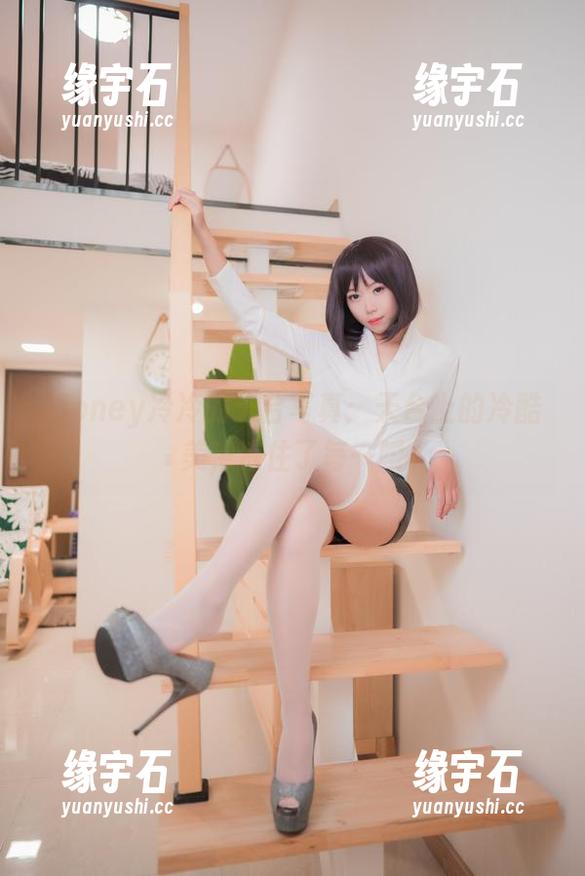 Money冷冷的天台写真：天台上的冷酷美，冻住了每一瞬-缘宇石