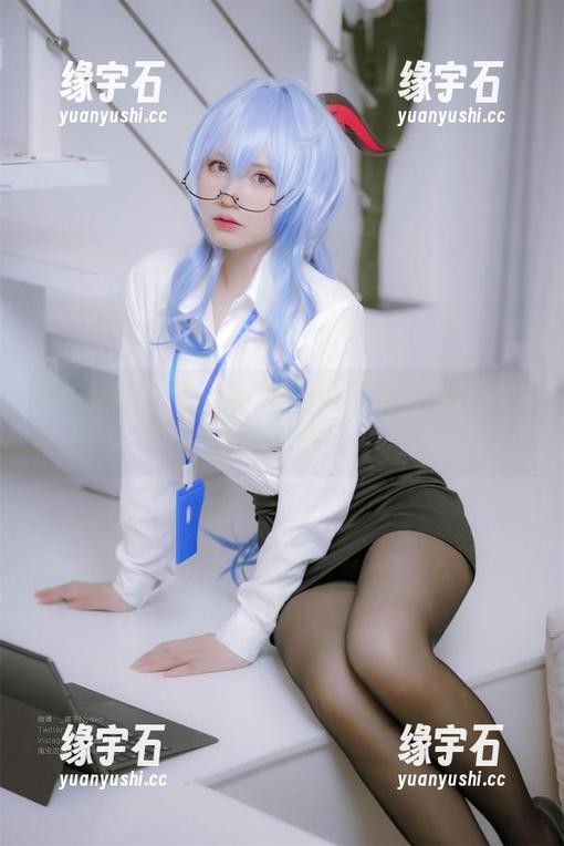 私拍探索：Nyako喵子修女如何在图片中颠覆传统！-缘宇石