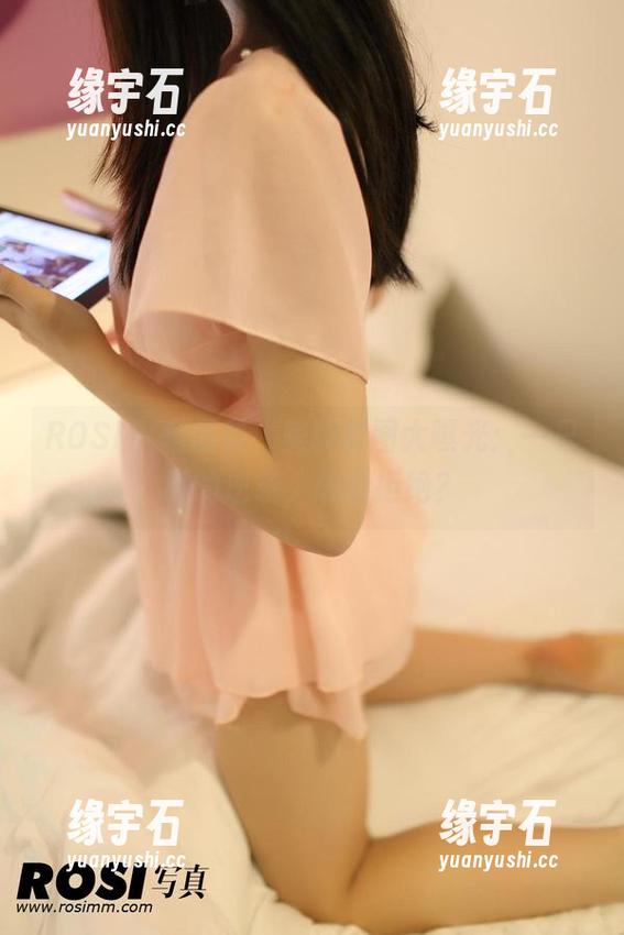 ROSI - 杨晨晨，美脚套图大曝光：一只脚的逆袭，谁能拒绝？-缘宇石