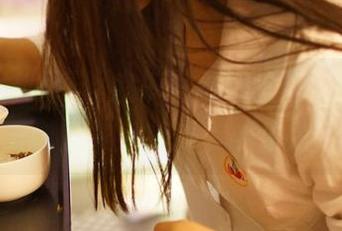 “ROSI”蕾丝底裤写真集，下载前入心魔——你准备好接受美的挑战了吗？