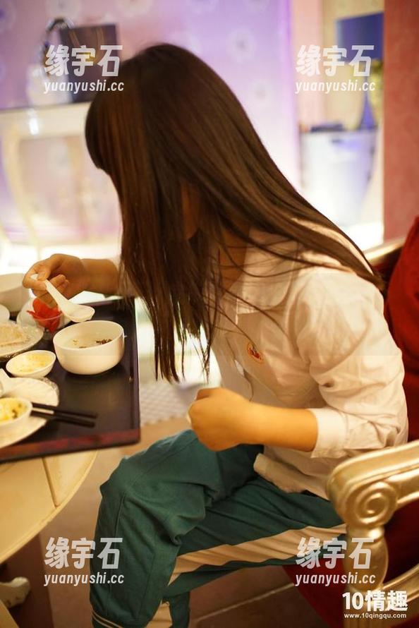 “ROSI”蕾丝底裤写真集，下载前入心魔——你准备好接受美的挑战了吗？-缘宇石