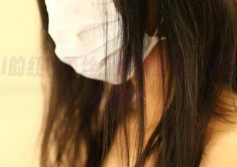 ROSI的红色蕾丝：没有圣光，只有朦胧的欲望
