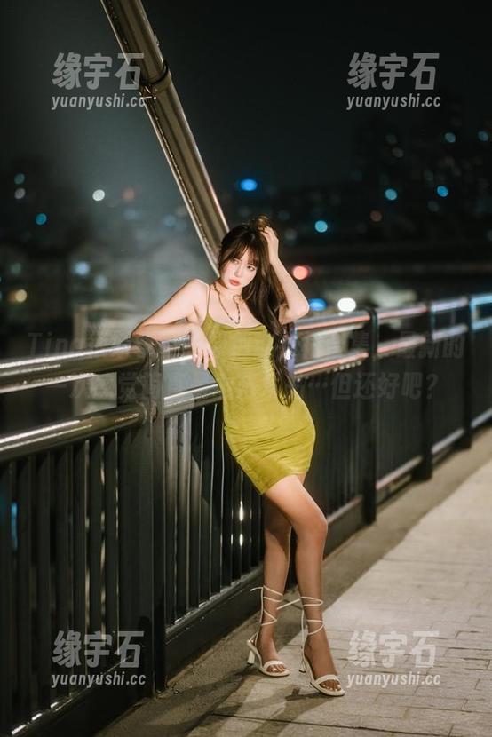 Tina很妖孽呀的绿色连衣裙合集,最新的一次感觉简直是个艺术品…但还好吧?-缘宇石 Tina很妖孽呀的绿色连衣裙合集,最新的一次感觉简直是个艺术品…但还好吧?-缘宇石