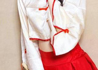 TouTiao头条女神 - 高清亮点：梦心玥的绿肚兜，让你的小心脏瞬间变为万有引力！