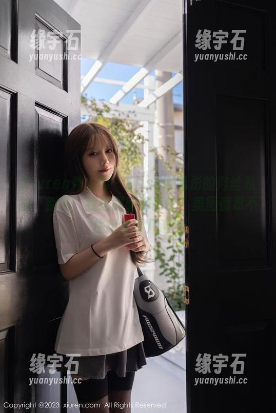 Xiuren秀人网 - Elise谭晓彤的肉丝私拍，别说，我这眼睛都亮了，美图都忍不住想多看几遍！-缘宇石