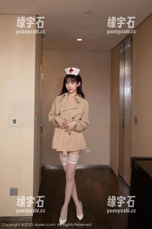 Xiuren秀人网 - Elise谭晓彤泳衣写真：高清到让你怀疑是不是在看电影！-缘宇石