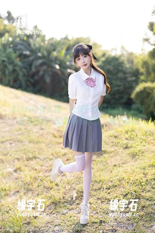 Xiuren秀人网 - 奈奈Fox短裤翻糖派对：高清图册中的色彩和乐趣，满分推荐！-缘宇石
