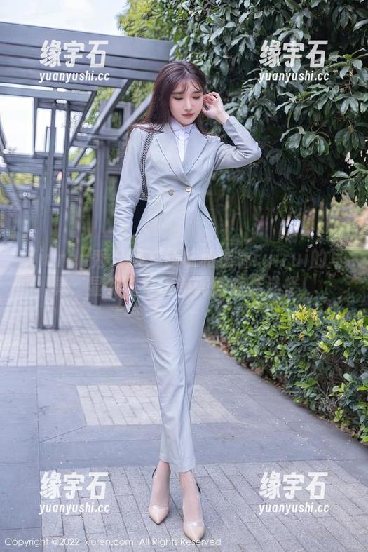 Xiuren秀人网 - 丝袜和瑞瑞ruirui的写真，显然是打破单调的绝佳选择！-缘宇石