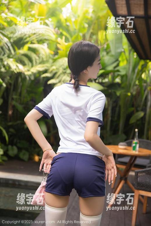 Xiuren秀人网 - “诺诺Nono女友”这波原图更新，果然是治愈系啊，心情瞬间变好了～-缘宇石