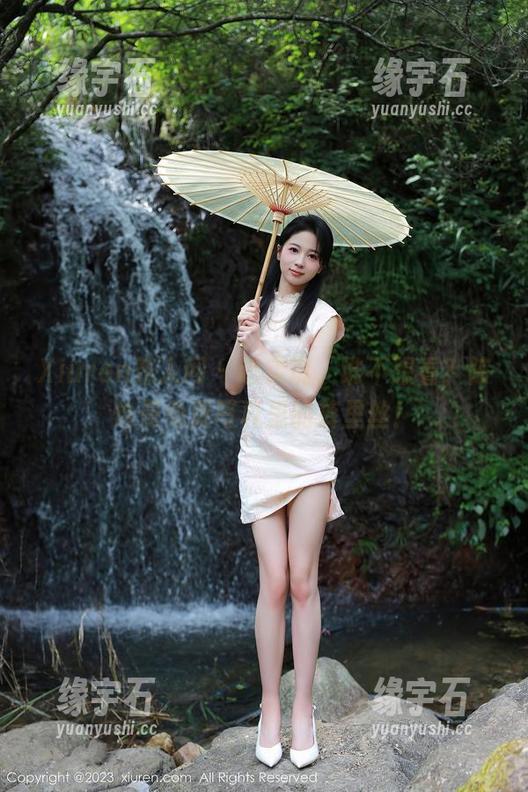 Xiuren秀人网 - 老实说，谁不想看？陈怡曼免费写真里的裤里丝！-缘宇石
