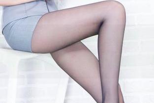 beautyleg - 制服写真大揭秘：Lucy在原图里展现的那种‘我不在意’的酷！