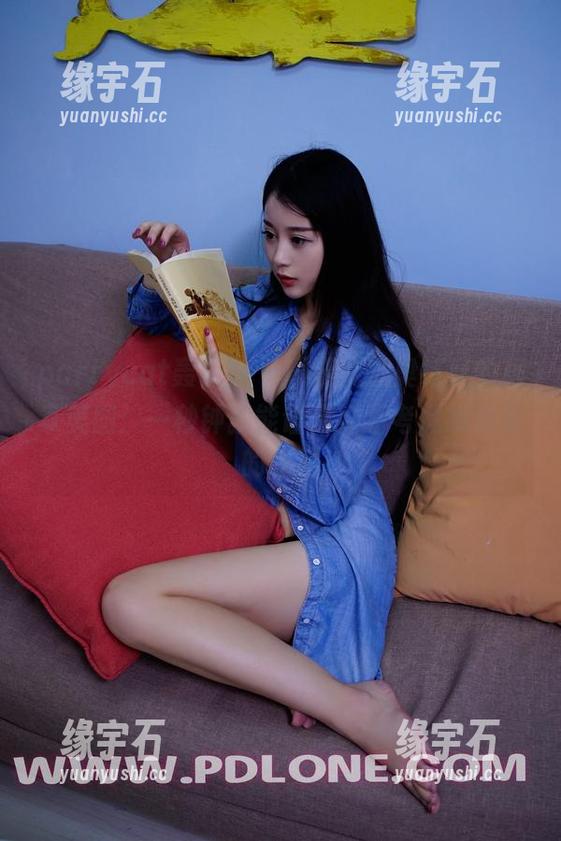 partycat轰趴猫 - 姗姗就打奥特曼的居家美图：一秒钟就能让你重新考虑换家具的作品-缘宇石