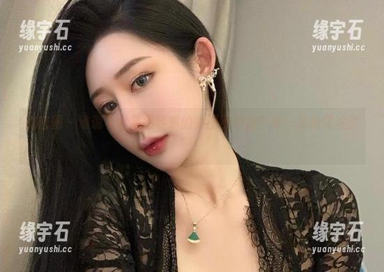 微密圈 - 谁说不爱笑的赛琳的美图不刺激？来一发视觉冲击吧！-缘宇石