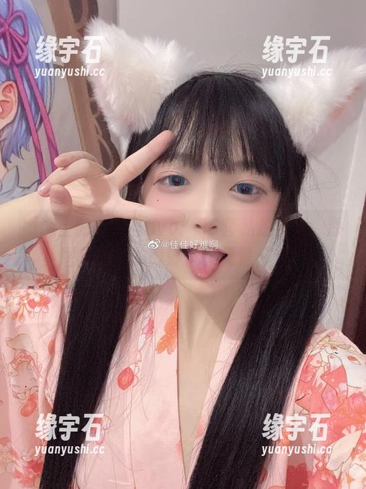 微博上的佳佳酱ovo：36套私拍合集，原图里流露的微妙情愫又是什么？-缘宇石