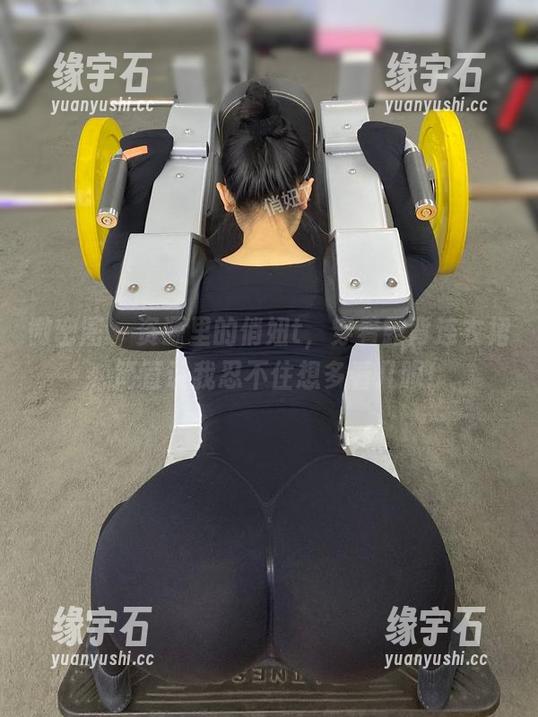 微密圈 - 资源里的俏妞t，穿着露背连衣裙，简直让我忍不住想多看几眼！-缘宇石