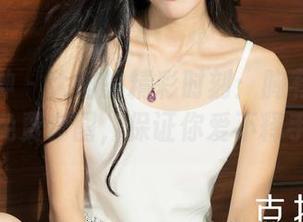 克拉女神 - 大阳的精彩时刻：胸有成竹的免费套图，保证你爱不释手