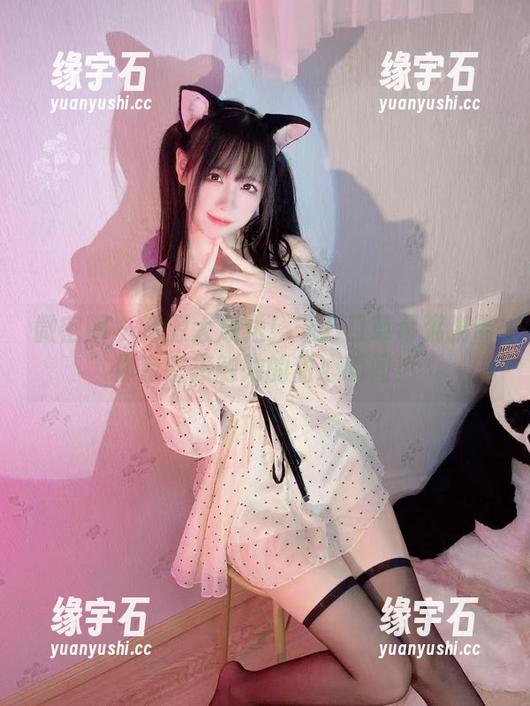 微密圈 - 资源大放送！十万口草莓粥粥带你亲密接触她的甜心瞬间！-缘宇石