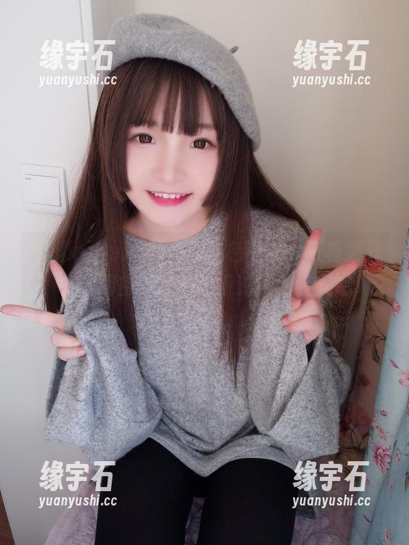 古川kagura卧室的灰色毛衣：写真集分享，期待与她一起错过的弥漫气息-缘宇石