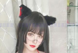 一场圣诞的狂欢，夏鸽鸽不想起床的写真集直接撩动你的心弦！