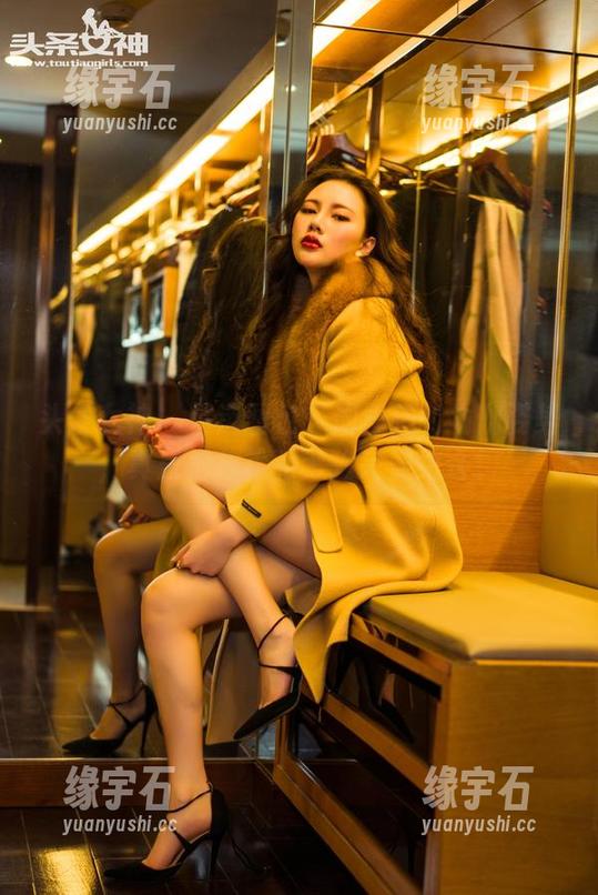 头条女神 - 精选图包：周思超的瑜伽姿势，真是把放松和考验完美结合！-缘宇石