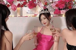 微密圈 - 妮是老虎连体衣合集大公开，准备好随时被她撩到！