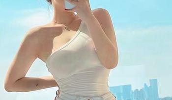 微密圈 - 泳装与阳光：探索安妮yoo在高清写真集中绽放的每一瞬