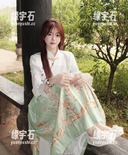 小众视觉 - 牛仔裤+悦悦：每一张在线照片都在悄悄讲述时尚的故事！-缘宇石