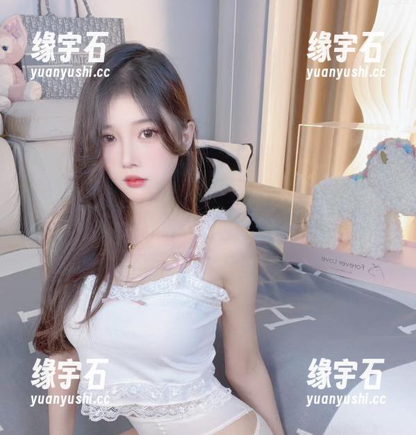 小小奶瓶儿的清纯篇章：图集精选，看看谁在偷心-缘宇石