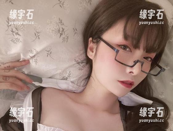 向小泉学姐吖致敬：高清写真，私底下的风纪委员也有可爱的一面-缘宇石