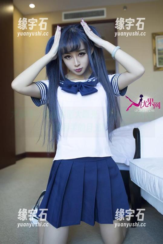尤果网 - 校服美图大曝光，看小琪如何偷瞄同学的目光！-缘宇石