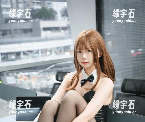 高清套图，巧克力小圆面包带来的白色轻柔感，瞬间心动不已～-缘宇石