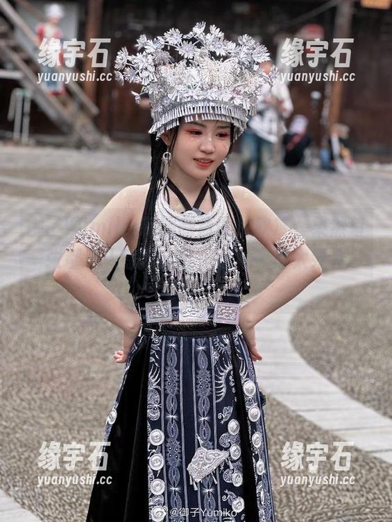 御子Yumiko制服高清图片欣赏，果然每一张都让人感叹：哇，这种风格太好看了吧！-缘宇石