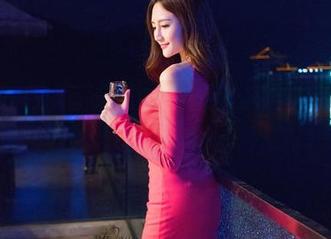 推女神 - Una尤娜的婚纱照片：不愧是专业博主，资源品质上天了！