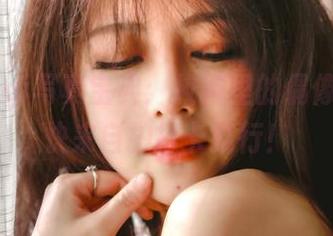 樱晚gigi写真宝典：校园里的偶像气质，快来自拍打卡就行！