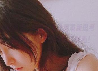 樱晚gigi的裸足：这作品集让我重新思考‘下半身’的审美，脚趾居然也能时尚！