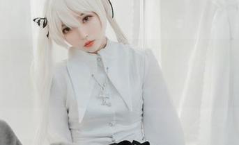 白易子教主：少女写真集再一次刷新了我的审美底线，更新来瞧瞧