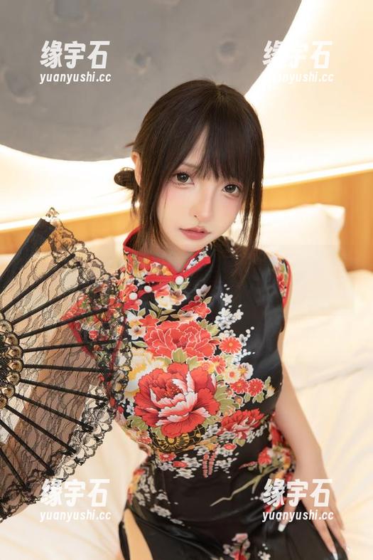 别犹豫！神楽坂真冬的丝袜奶茶主题写真，等你免费下载〜-缘宇石