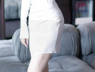秀人网 - Mieko林美惠子比基尼：免费套图带你去海边，但别忘了擦防晒霜哦！