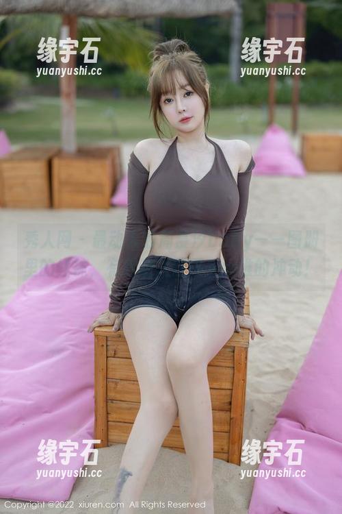秀人网 - 最动人的周慕汐baby——图册里的丝袜，有种让人想买一大堆的冲动！-缘宇石
