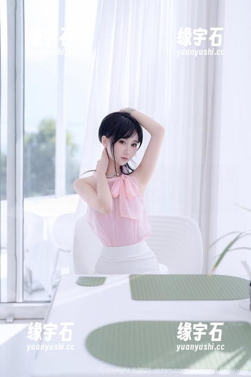 秀人网 - 看尤妮丝的全套水手服，图片里的优雅和俏皮，真混搭得太好！-缘宇石