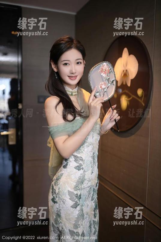 秀人网 - 李梓熙带来的肉丝更新，让我们一起享受这份幽默吧！-缘宇石