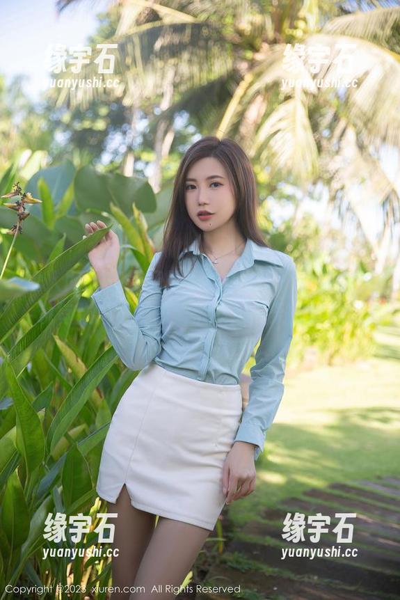 秀人网 - 翻开杨晨晨的天台写真，你会发现每张图片都像暑假最后一天的晚风。-缘宇石