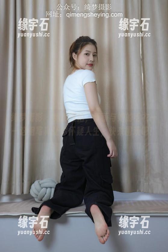 绮梦摄影 - 免费抓拍，蔡蔡与她的毛衣——这组写真让你怀疑人生，快来围观吧！-缘宇石