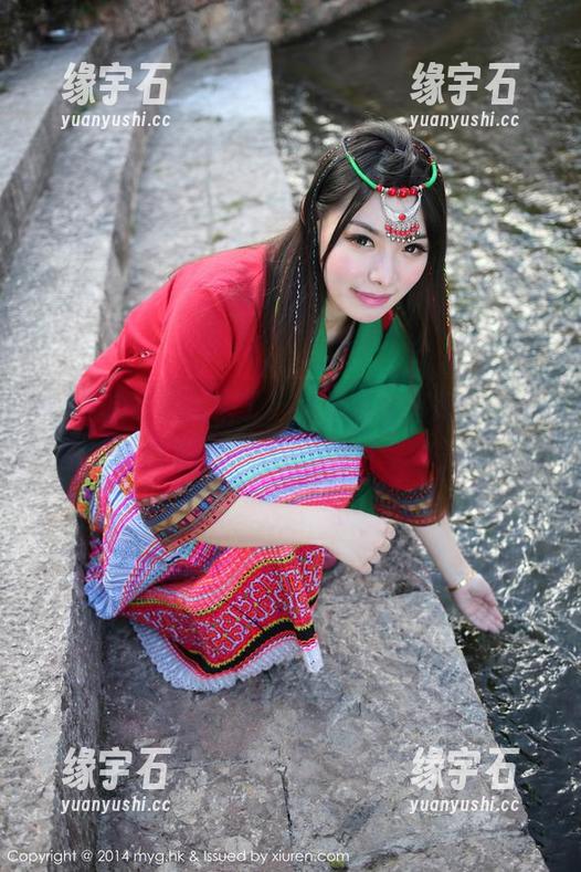 美媛馆 - 图集来了！绮里嘉的高跟鞋，美图美到我忍不住想给她加个‘关注’！-缘宇石